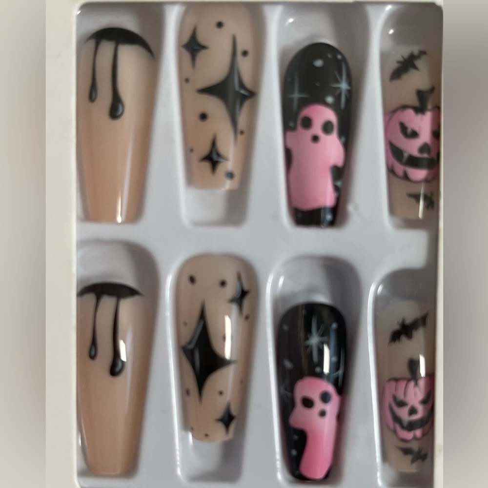 Nails Halloween Theme
